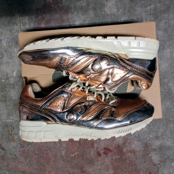 Rare Vintage Saucony Shadow 5000 “Gold Rush” Sneakers (M10)